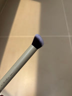 BROCHA DOBLE POLVO/CORRECTOR ATENEA