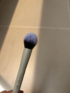 BROCHA DOBLE POLVO/CORRECTOR ATENEA