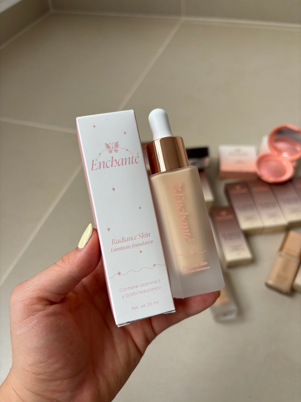 BASE LIQUIDA RADIANCE ENCHANTÉ